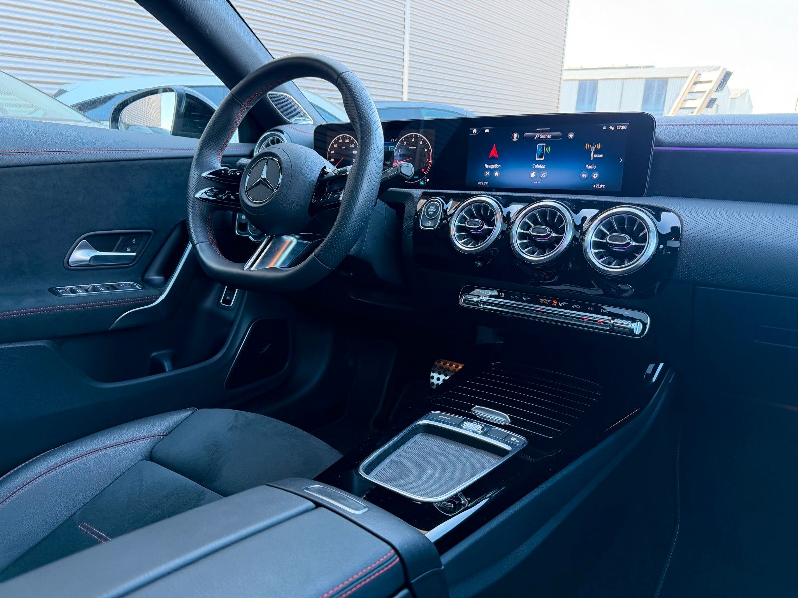 Fahrzeugabbildung Mercedes-Benz CLA 180 SB AMG+Pano+Burm+Distr+360+Night