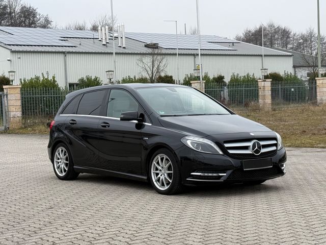 Mercedes-Benz B 200/XENON/NAVI/LEDER/H&K/SHZ/SCHECKHEFT/LED