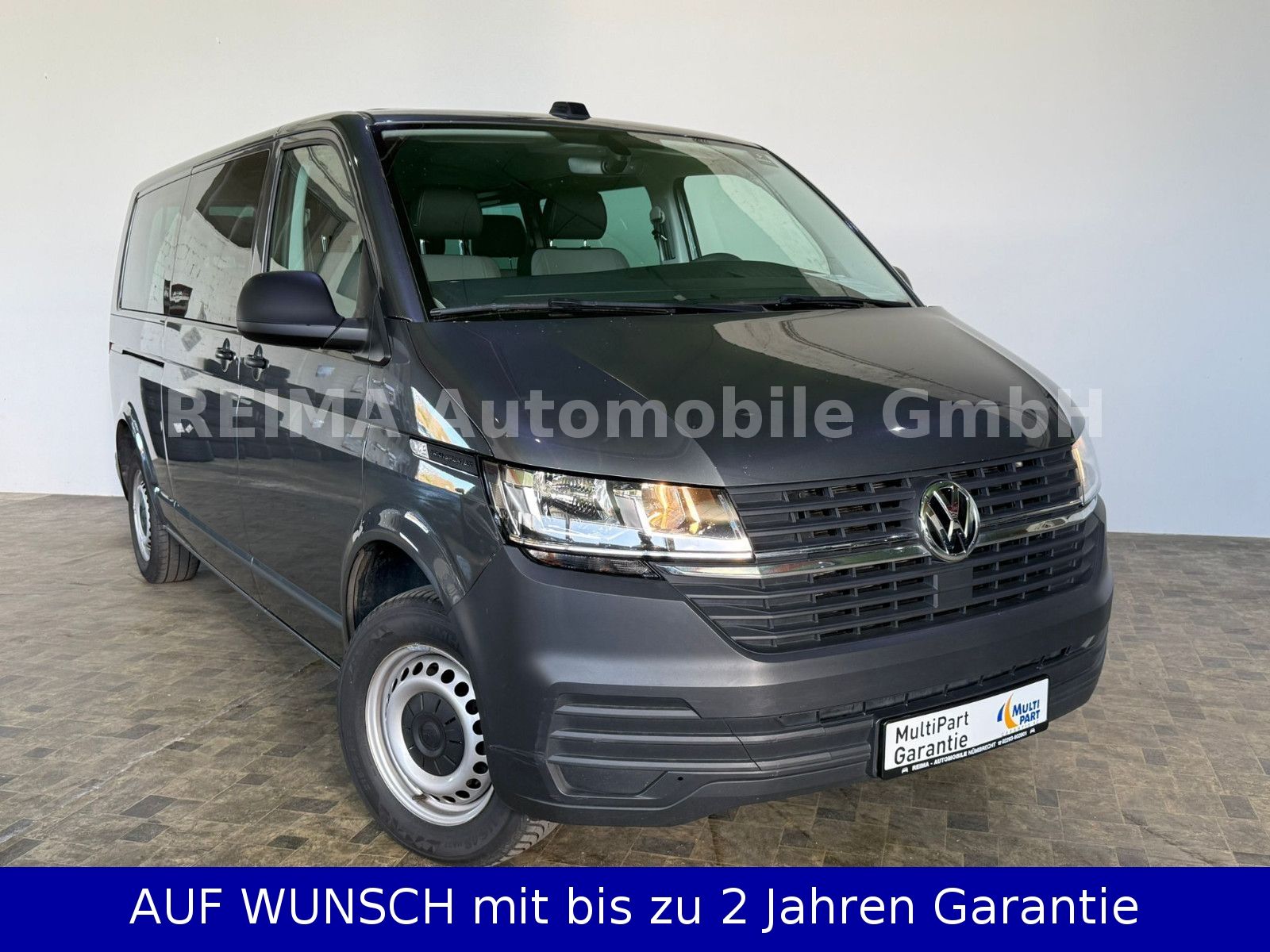 Fahrzeugabbildung Volkswagen T6.1 Bus 2,0 Diesel L 2, 9 Sitzer, Automatik