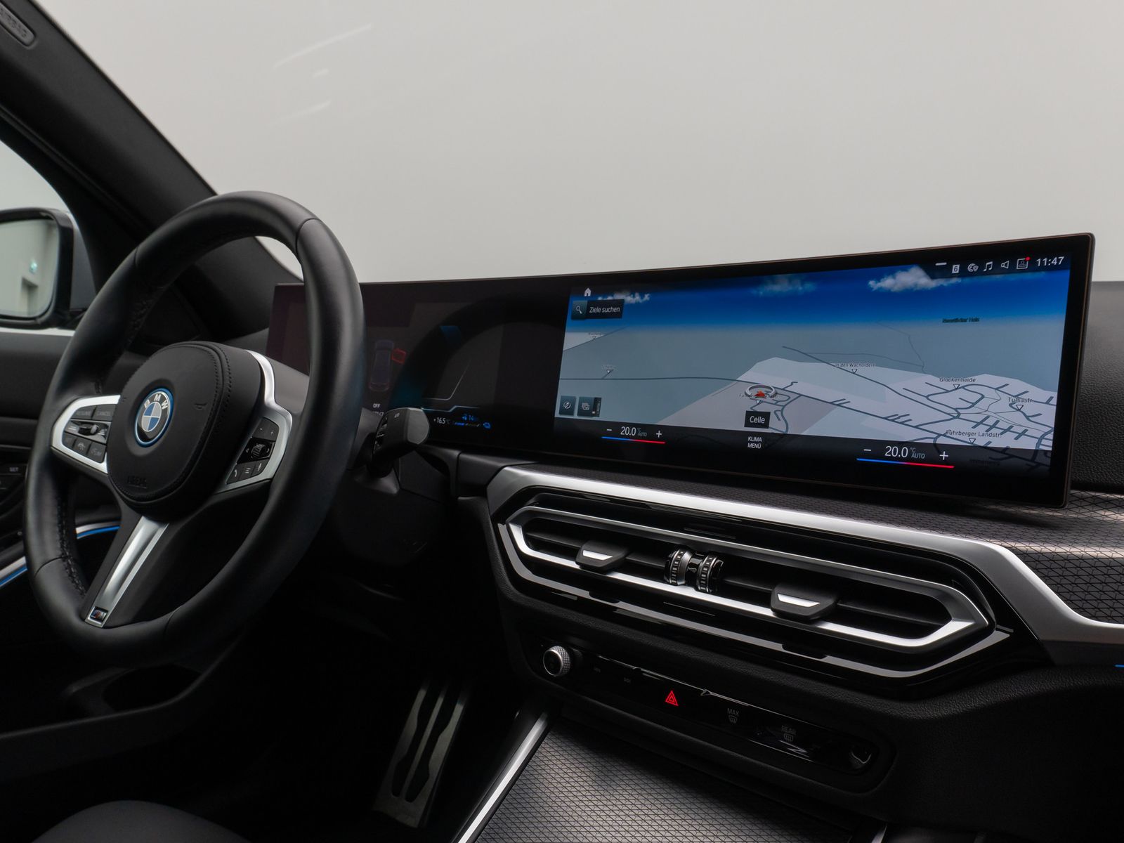 Fahrzeugabbildung BMW 330e M Sport Kamera DAB HiFi Stop&Go Komfort 19"