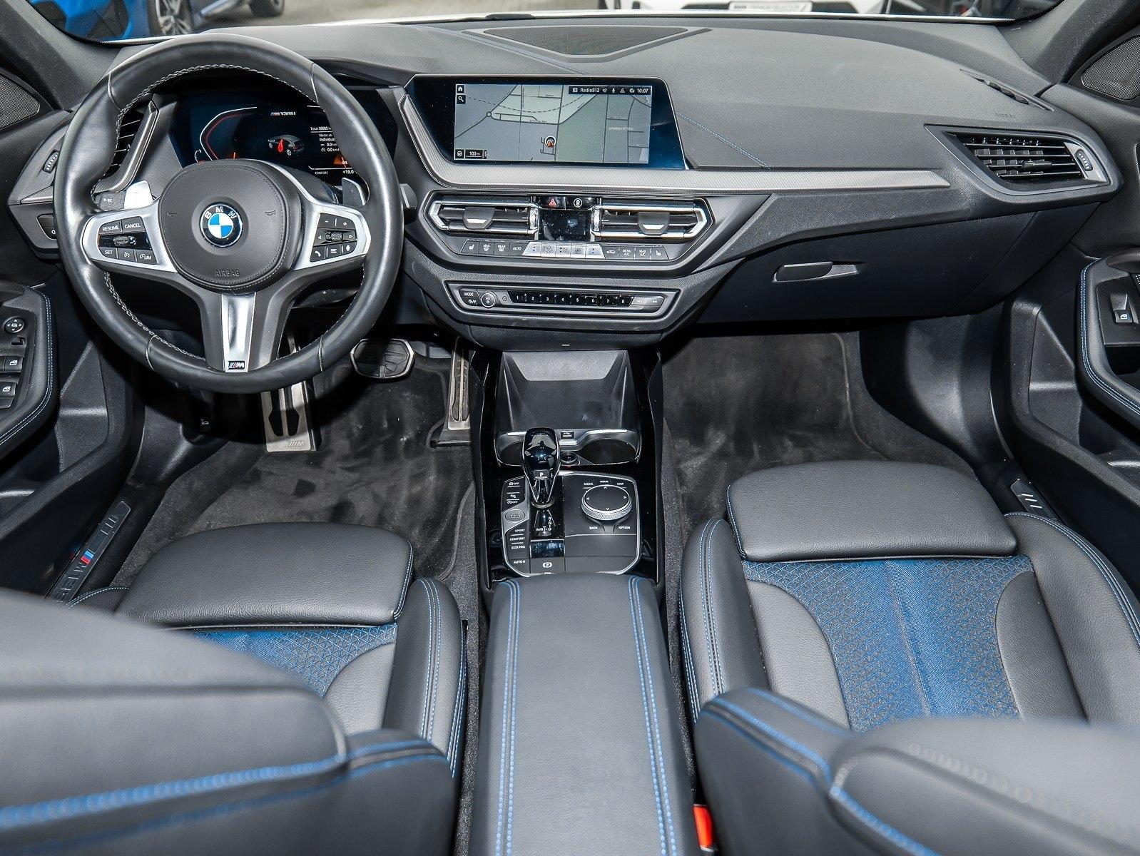 BMW M135i xDrive Live Cockpit Professional+SHZ+PDC+T