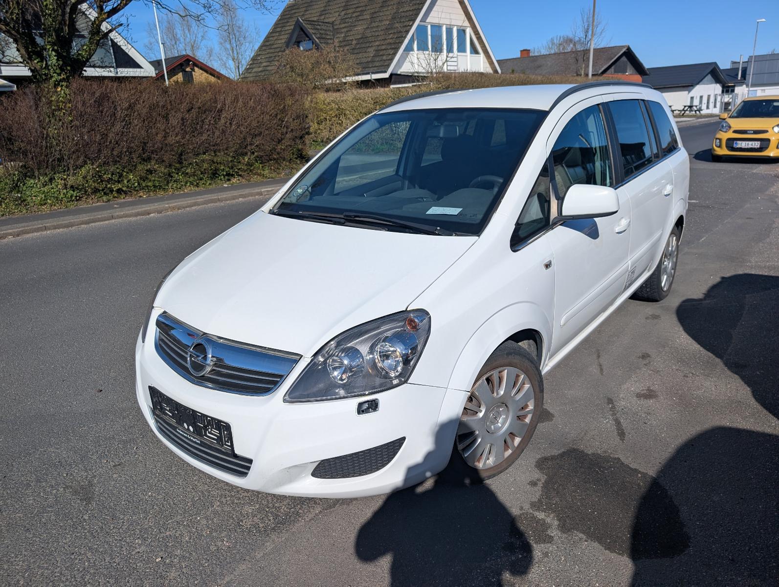Opel Zafira 1.8 Family Plus VOLL 38KM
