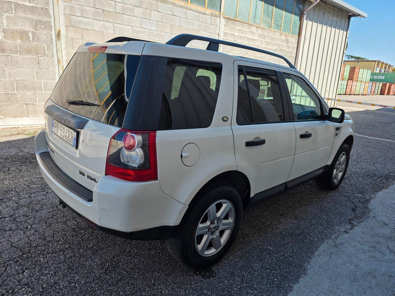 Land Rover Freelander 2011 — photo 6