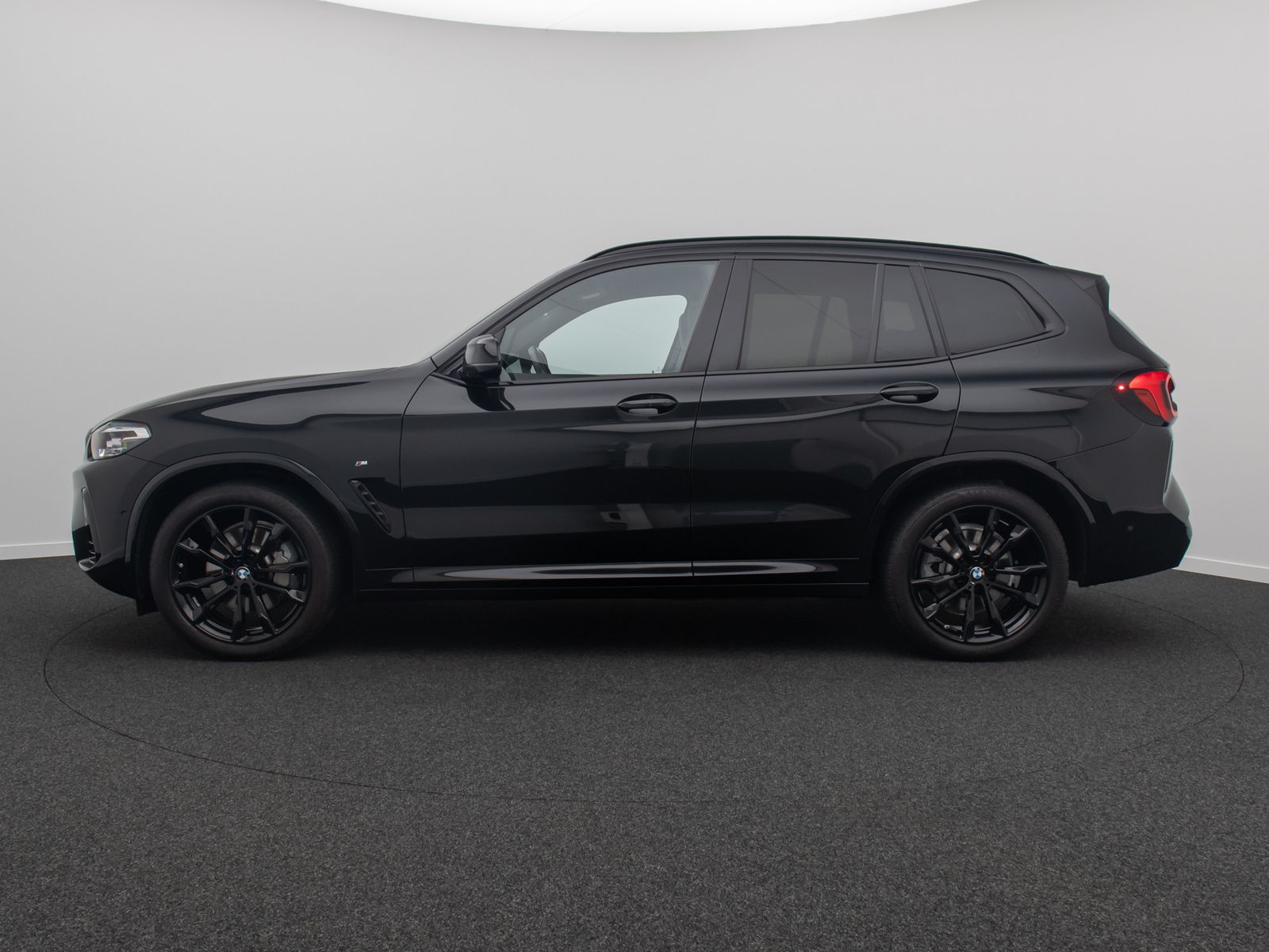 Fahrzeugabbildung BMW X3 xD30i M Sport AHK Kamera DAB HUD Panorama 20"