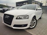 Audi A3 Sportback 1.6 Ambition Bi-Xenon PDC SHZ - Audi A3 mit Benzin-Antrieb: 1.6