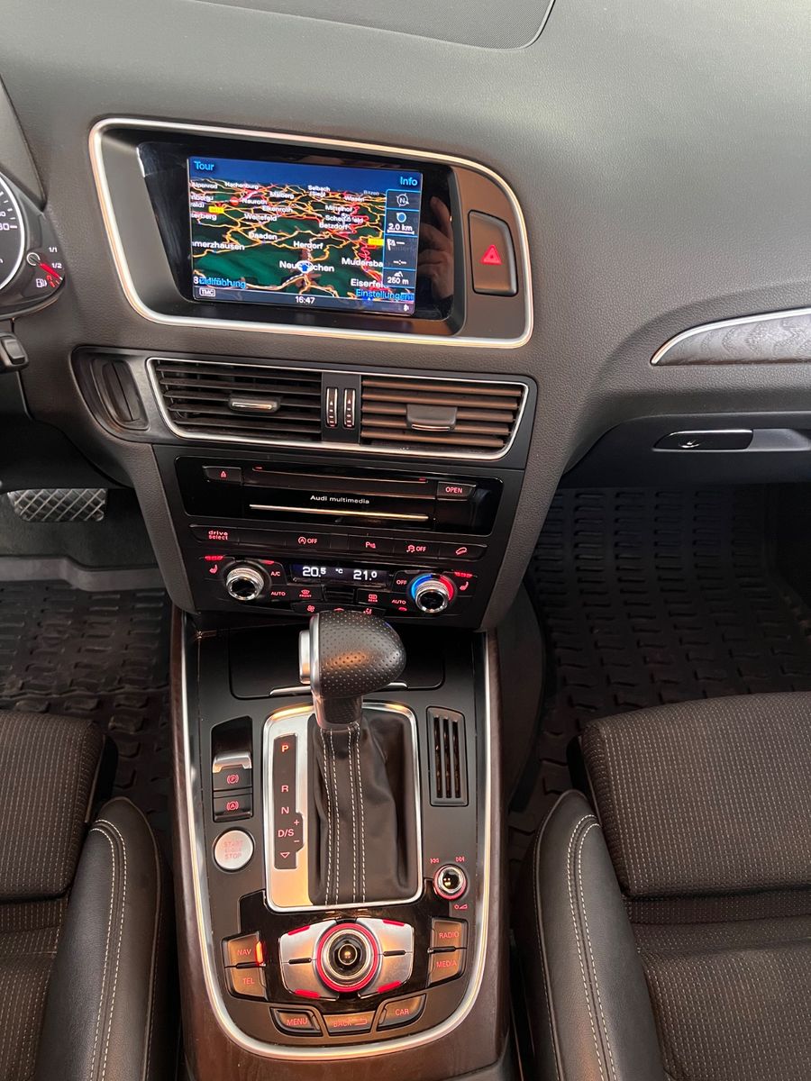 Fahrzeugabbildung Audi Q5 3.0 TDI  quattro S line Sport Plus