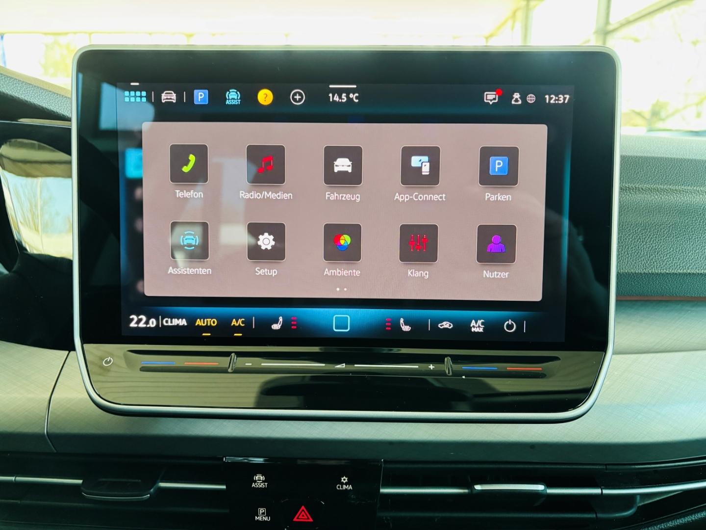 Volkswagen Golf VIII 1.5 TSI LIFE LED SHZ ACC PDC CARPLAY G, миниатюра 11