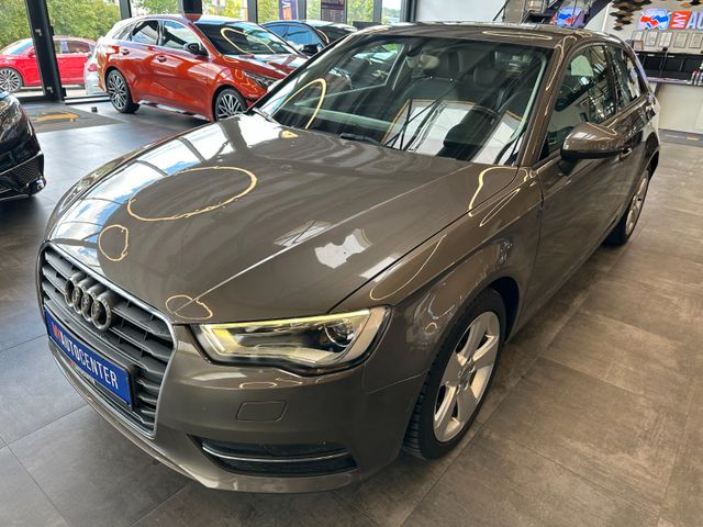 Audi A3 attraction *KLIMA*BI-XENON*TEMPOMAT*