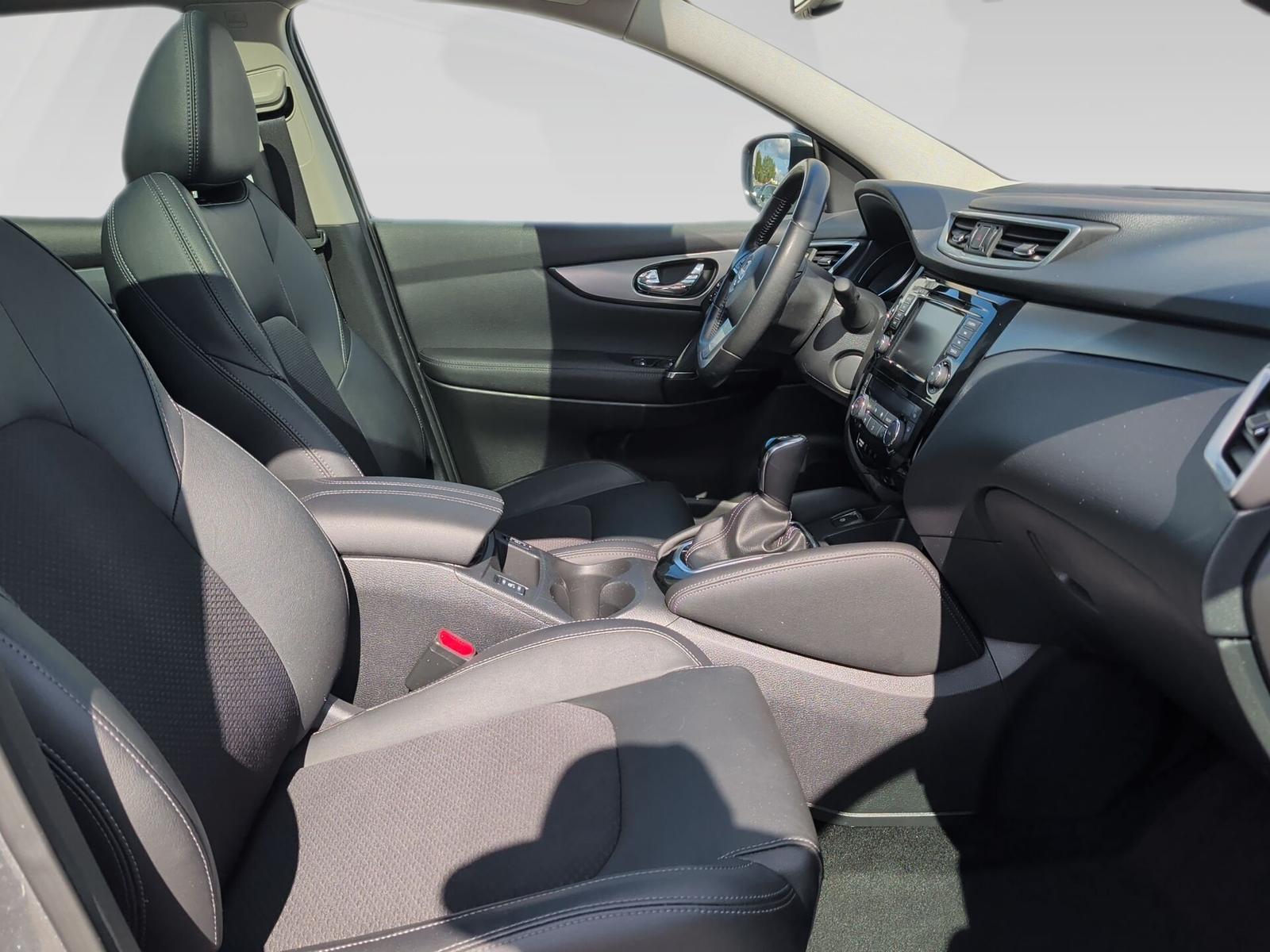 Nissan Qashqai dCi Xtronic tekna Pano+19Z+Navi+eSitz+36