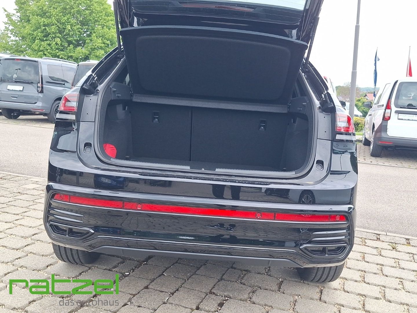 Fahrzeugabbildung Volkswagen Taigo 1.0 TSI DSG R-Line ACC+Kamera+Beats Audio