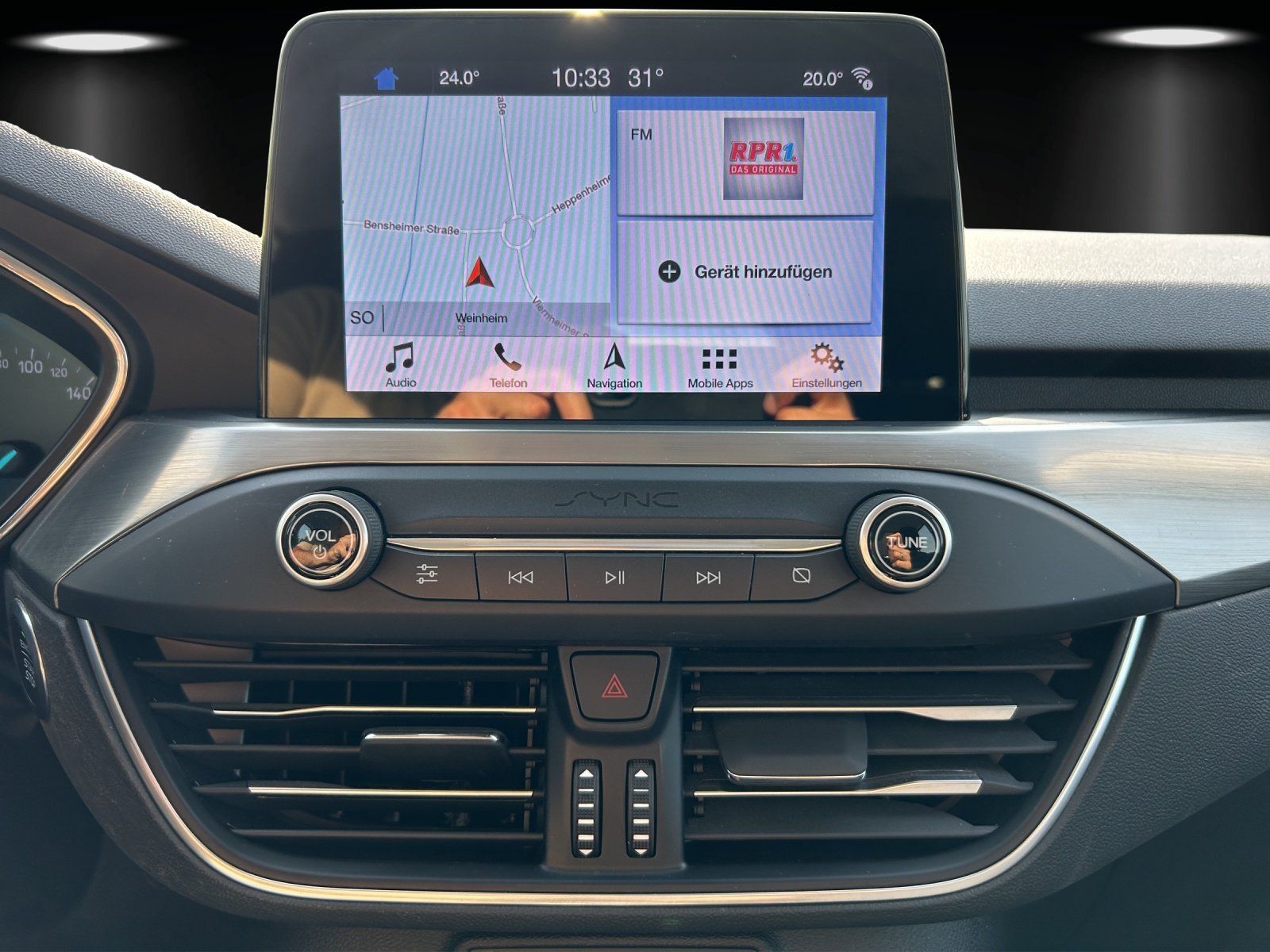 Fahrzeugabbildung Ford Focus 1.0 Titanium Aut./KAMERA/GRA/SHZ/LHZ/