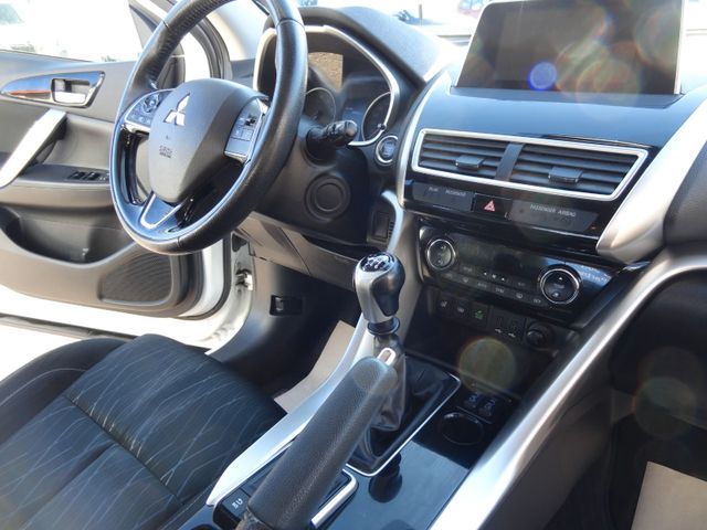 Fahrzeugabbildung Mitsubishi Eclipse Cross Intro Edition /Kamera/1.Hand/AHK/
