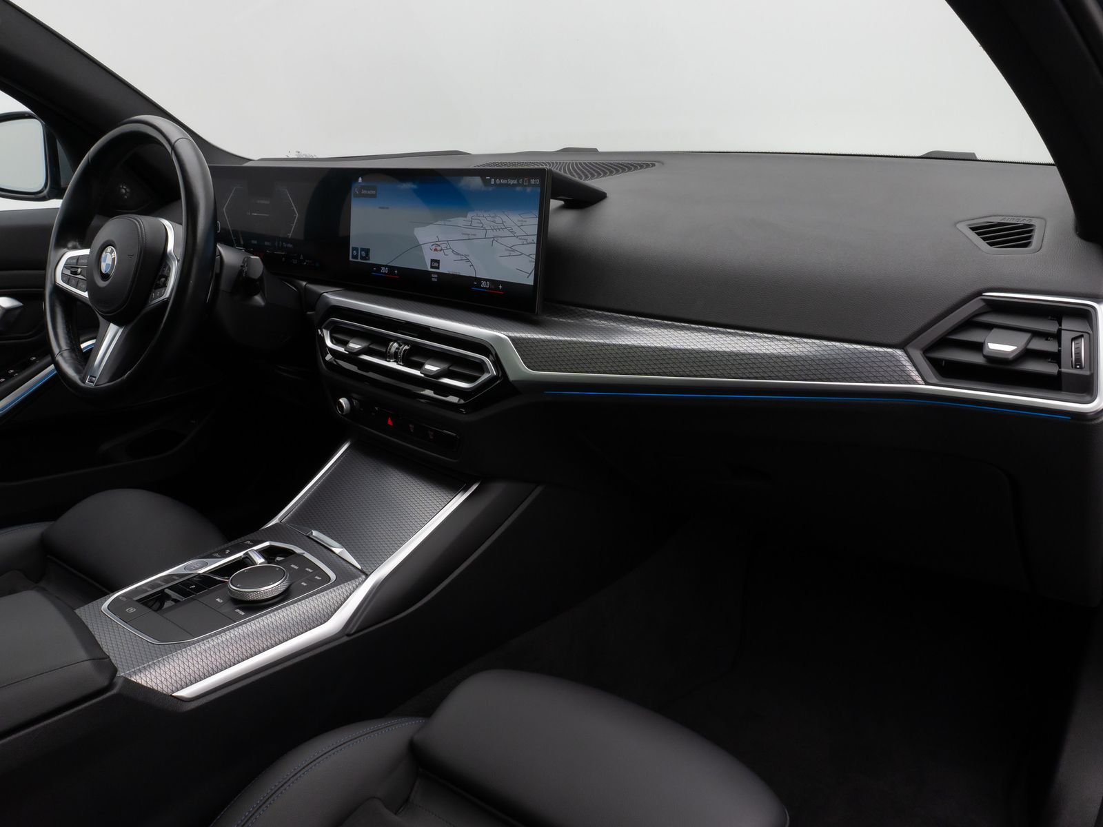 Fahrzeugabbildung BMW 330i M Sport Kamera DAB HUD H/K Komfort Panorama