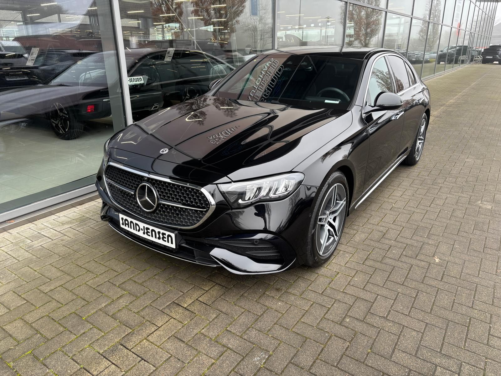 Mercedes-Benz E 220 d Limo AMG Line Advanced Fahrass AHK 19 foto 2