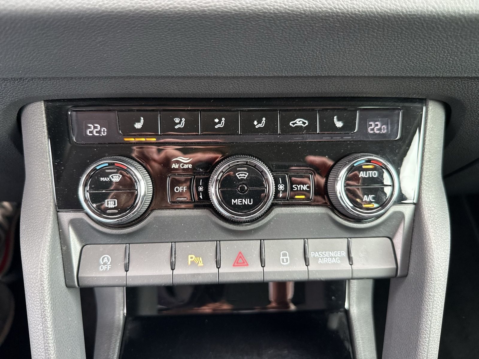 Karoq 1.5 TSI Tour, AHK, Matrix LED, SunSet, Kes