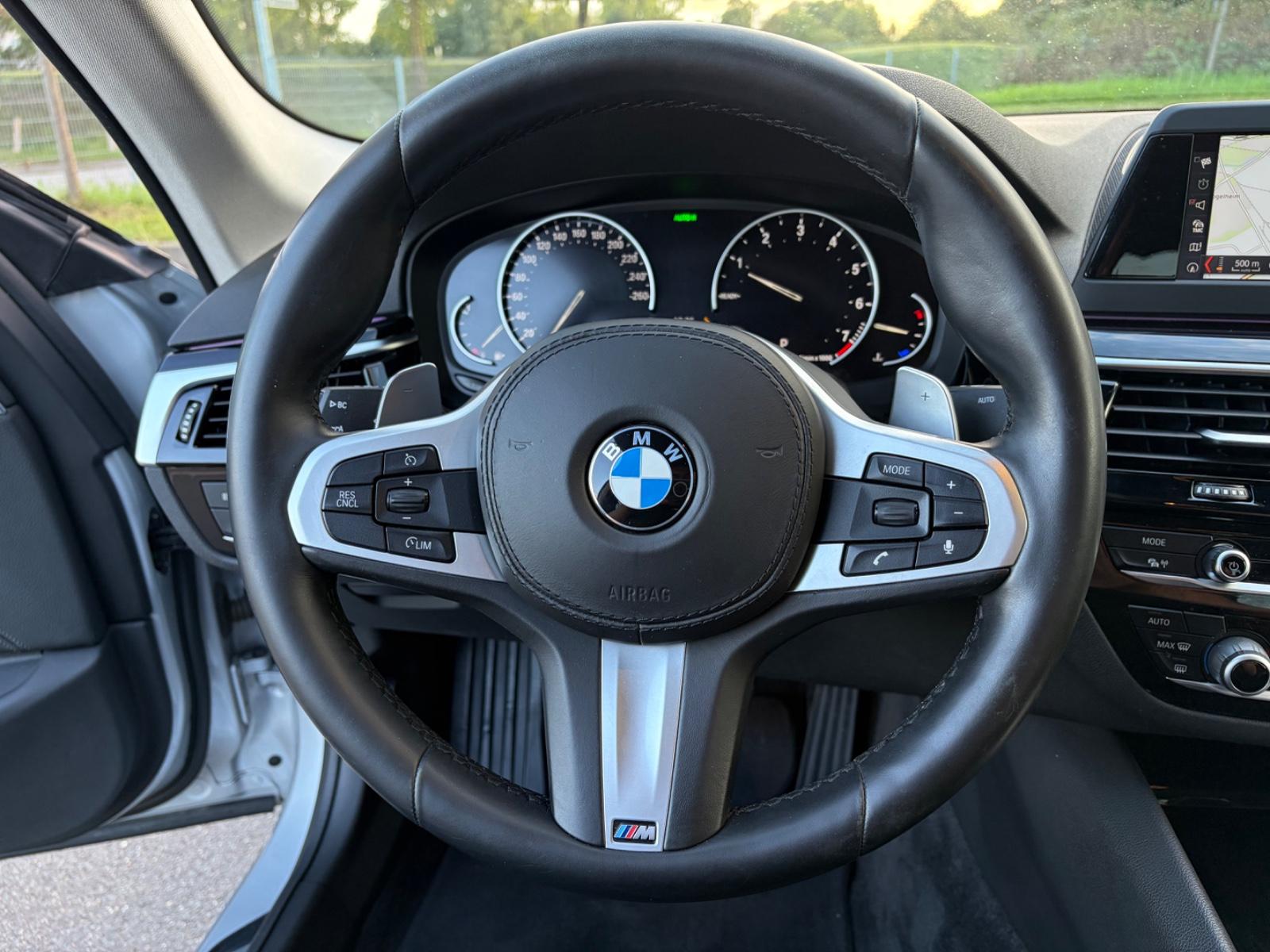 BMW 520 i M SPORT LINE LIMOSINE*NAVI*LED*20 ZOLL*