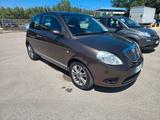 Lancia Ypsilon 1.2 Argento - Lancia Ypsilon Argento mit Benzin-Antrieb