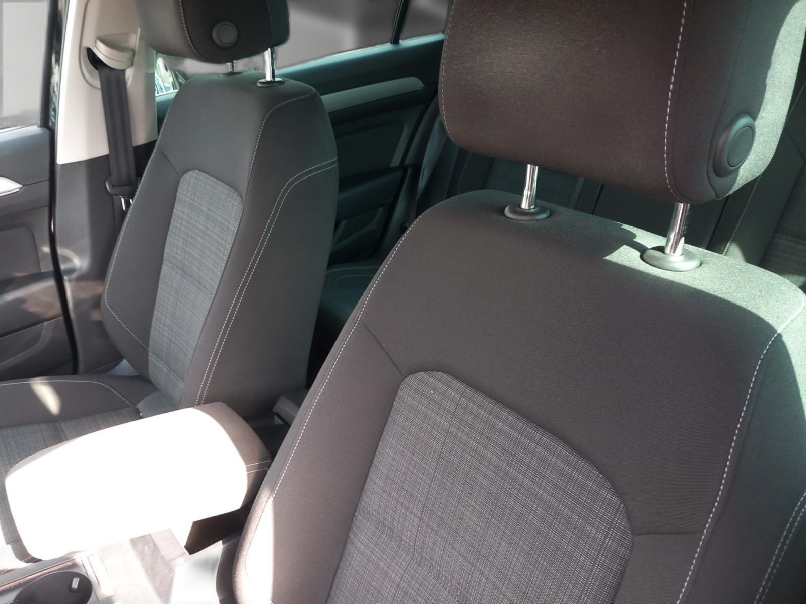 Volkswagen Passat Variant - Bild 10