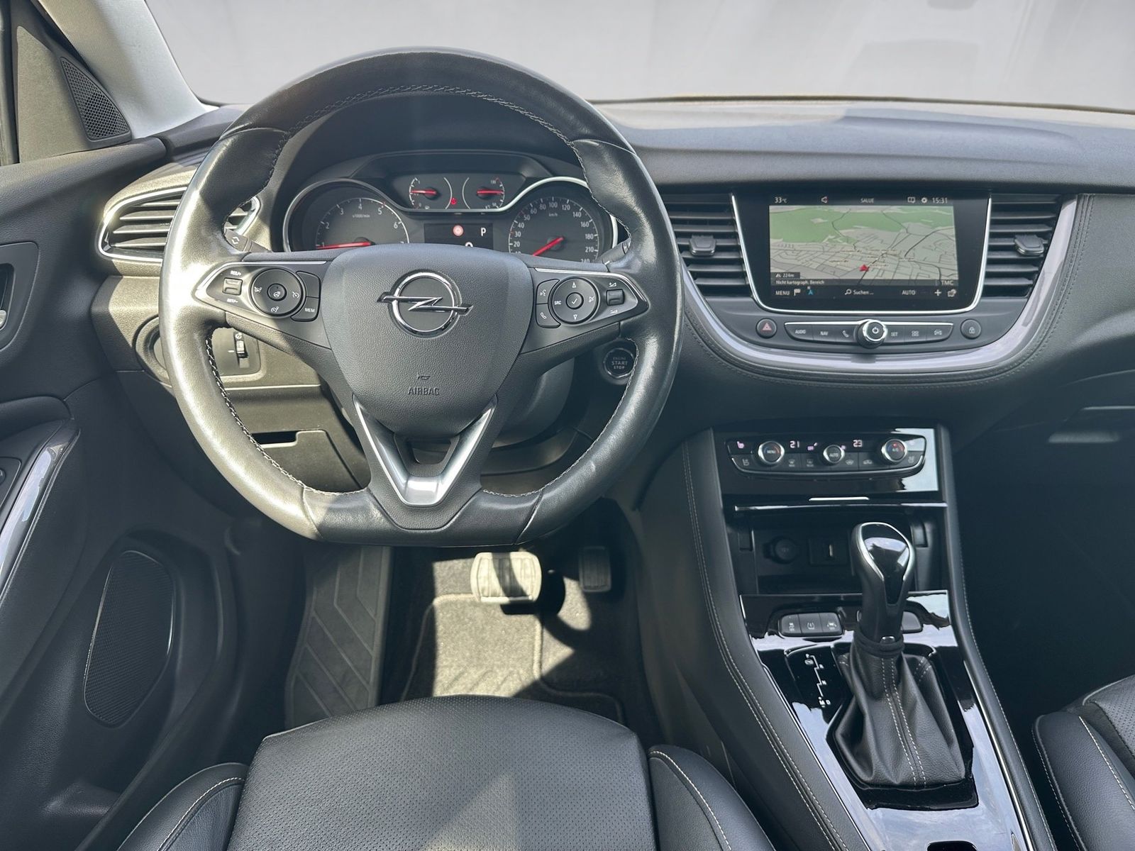 Fahrzeugabbildung Opel Grandland 1.2 Turbo Ultimate 360,AHK,LED,Leder