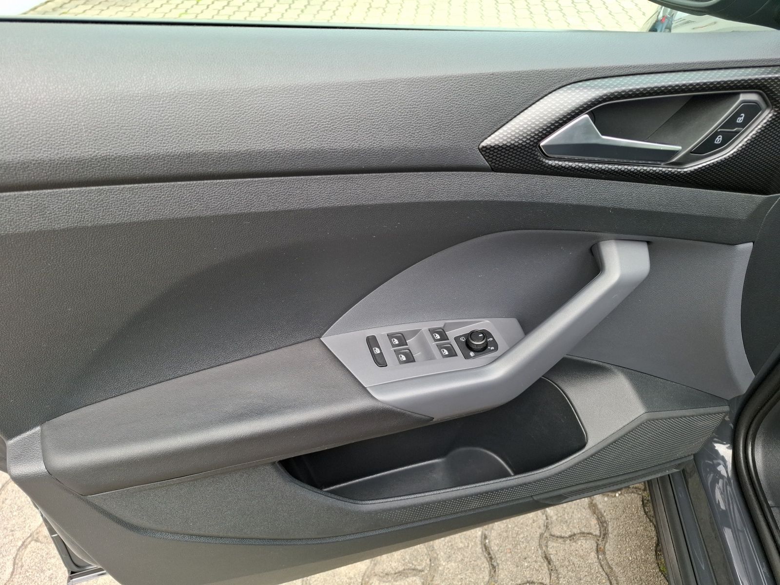 Fahrzeugabbildung Volkswagen T-Cross LED Navi ACC Kamera Park-Assist SH LM
