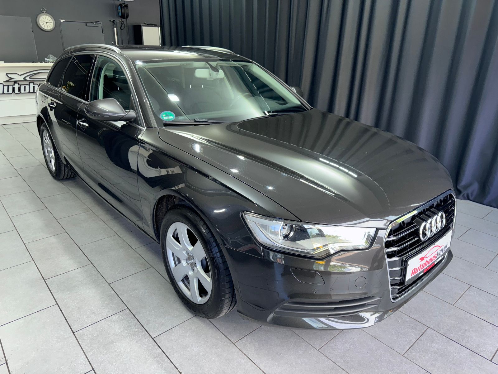 Fahrzeugabbildung Audi A6 Avant 2.0 TDI ultra*NAVI*XENON*