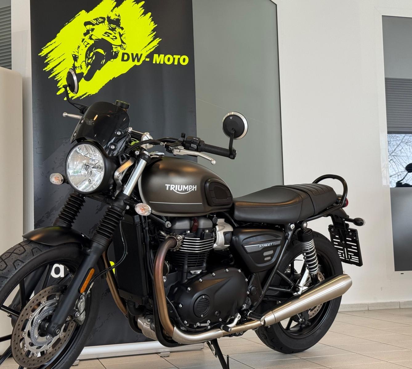 Triumph Street Twin 900 / 2. Hand / TÜV 04.27