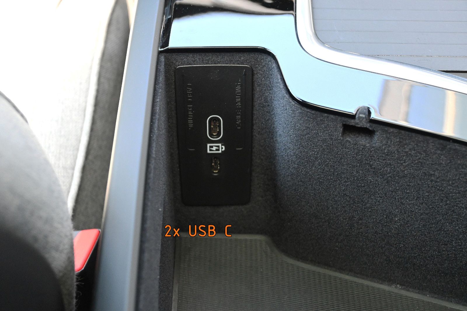 Fahrzeugabbildung Volvo XC90 T8 AWD Recharge Ultimate Dark °AHK°WOOL°