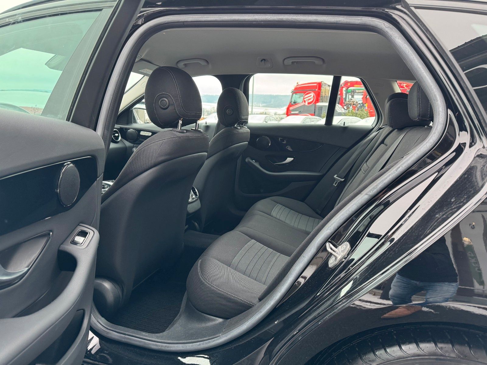 Fahrzeugabbildung Mercedes-Benz C 200d T LED+EasyPack+CarPlay+SHZ+Navi+