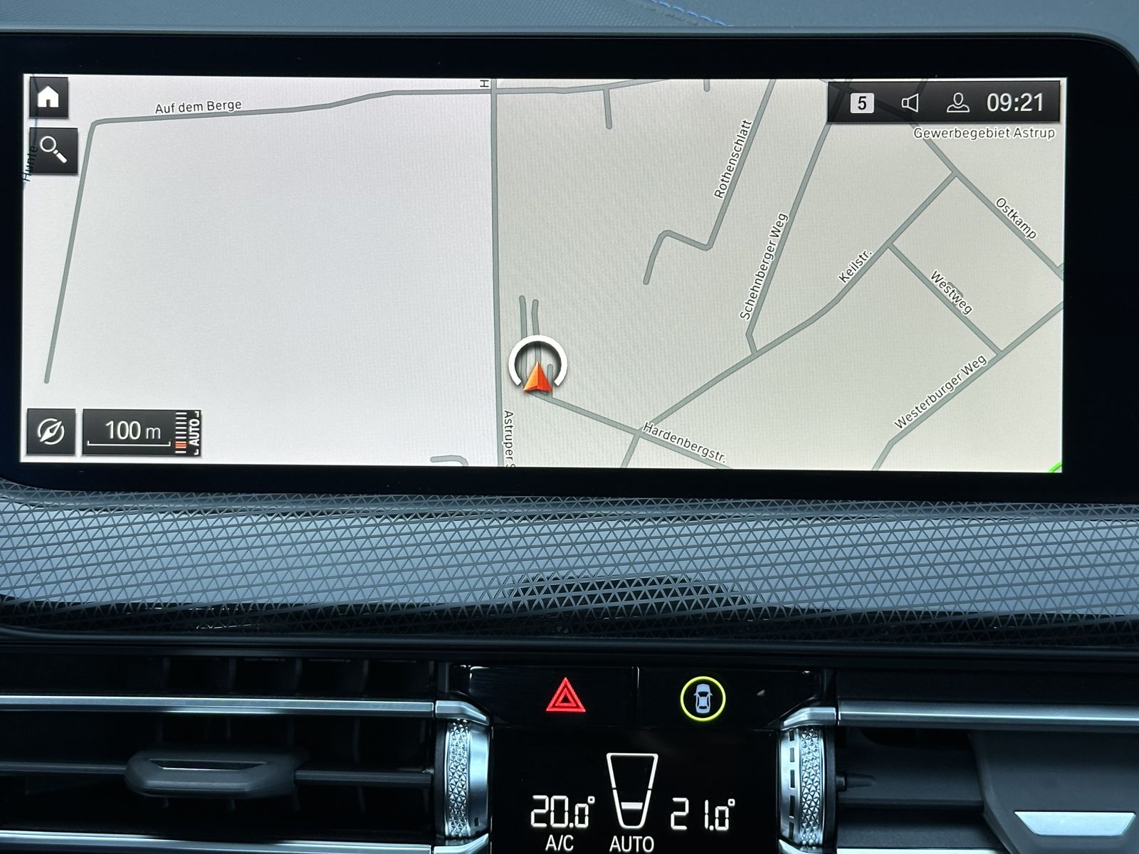 Fahrzeugabbildung BMW 120i M-Sport NAV+LED+PANO+SHZ+KAM+PARKASS+18ZOLL