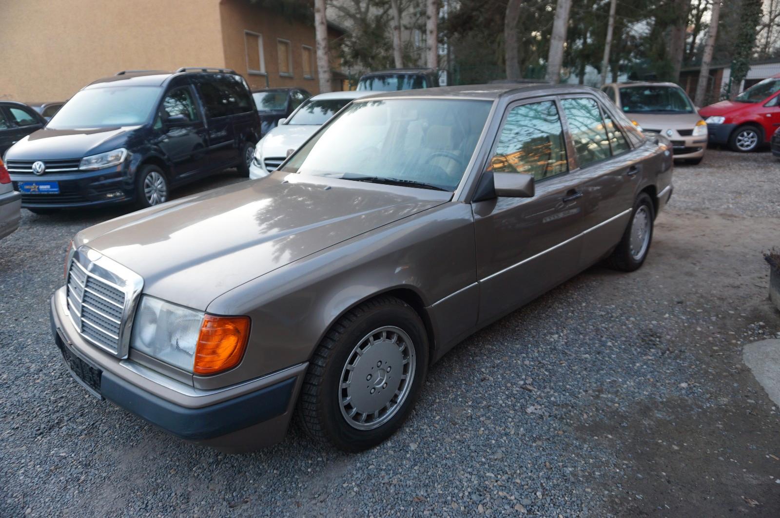 Mercedes-Benz 230 E*OLDTIMER*SCHIEBEDACH*AUTOMATIK*H-KENZ*