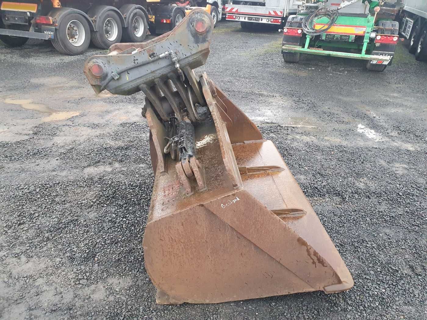 Fahrzeugabbildung Andere Hydraulischer Grabenräumlöffel / schwenkbar OQ80