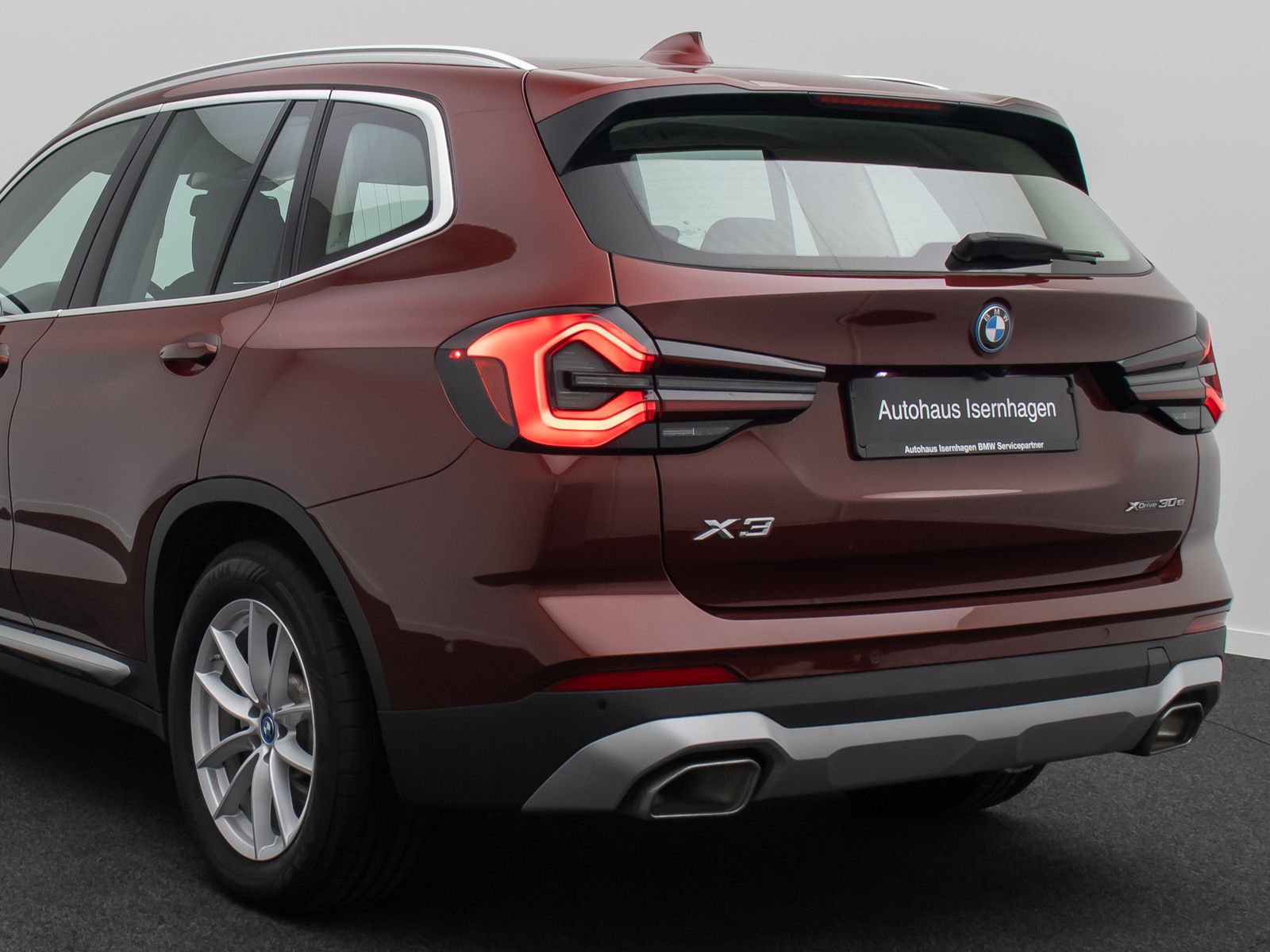 Fahrzeugabbildung BMW X3 xD30e Laser Kamera HUD DAB HiFi AHK Komfort