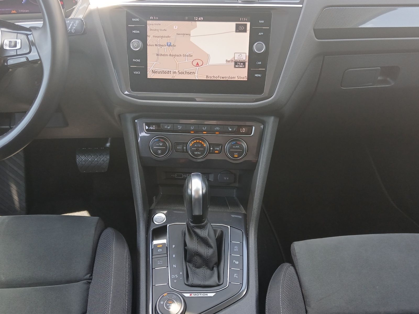 Fahrzeugabbildung Volkswagen Tiguan Allspace TSI 4M R-Line Highline LED AHK N