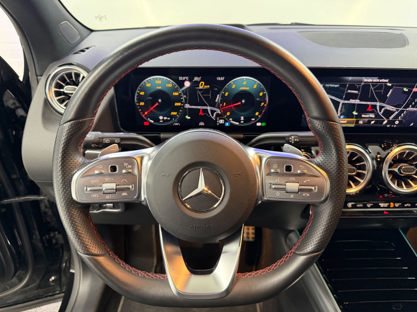 Mercedes-Benz GLA 250 4Matic AMG NIGHT 1HND 360° LED HUD APPLE foto 24