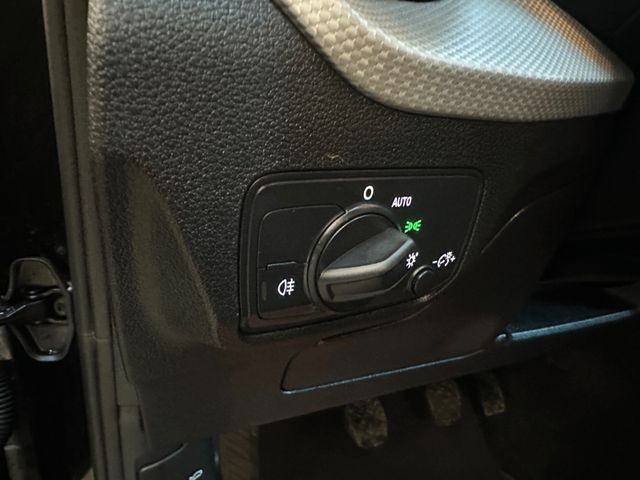 Audi Q2 30 TFSI S line *1. Hand*Klima*SHZ*Navi*BT*DAB