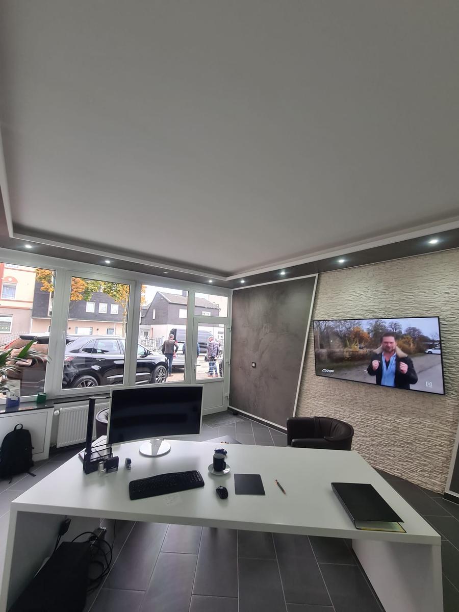 showroom-image-top