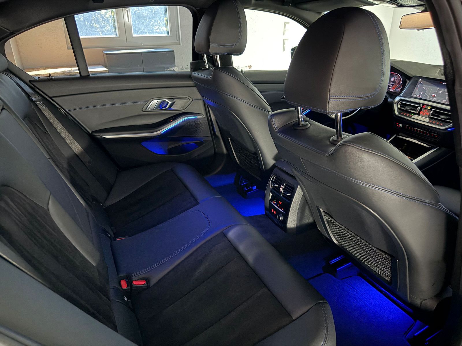 Fahrzeugabbildung BMW 330 i Lim. M SPORT/LED/VRTL COCKPIT/AMBIENTE