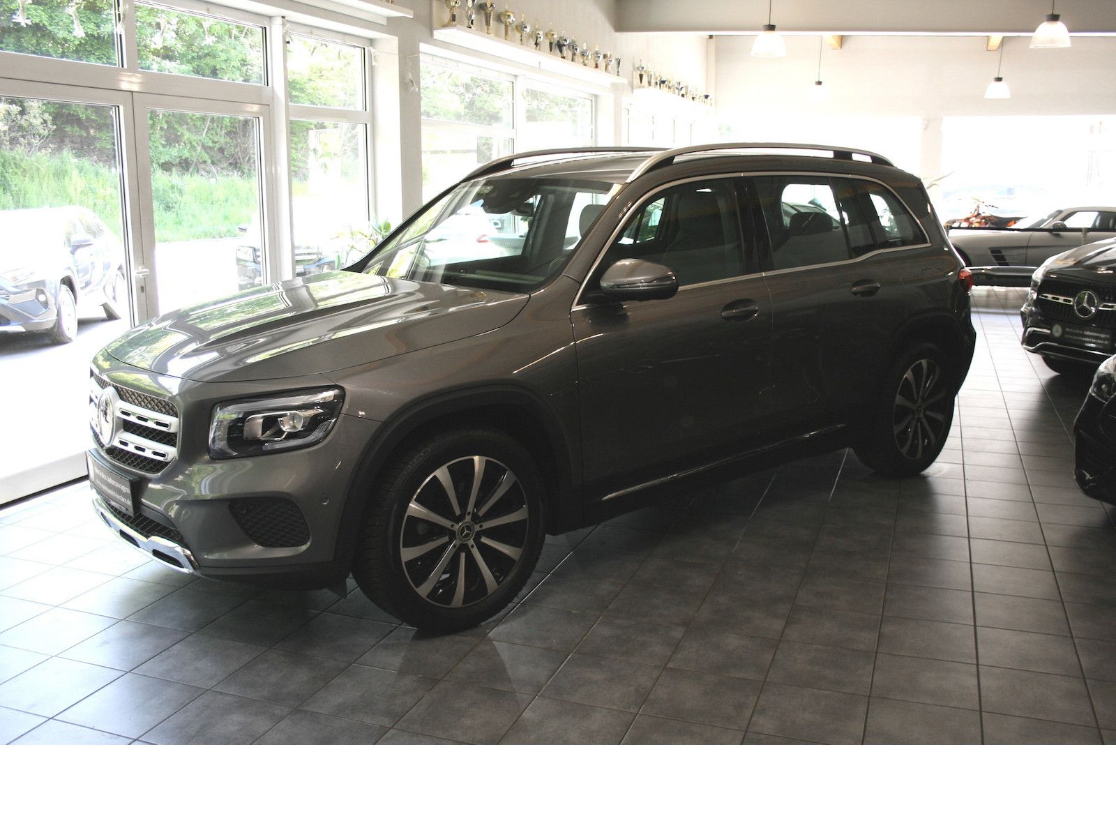 Fahrzeugabbildung Mercedes-Benz GLB 200 Progres. *Distronic*LED*360° Kamera*MBUX