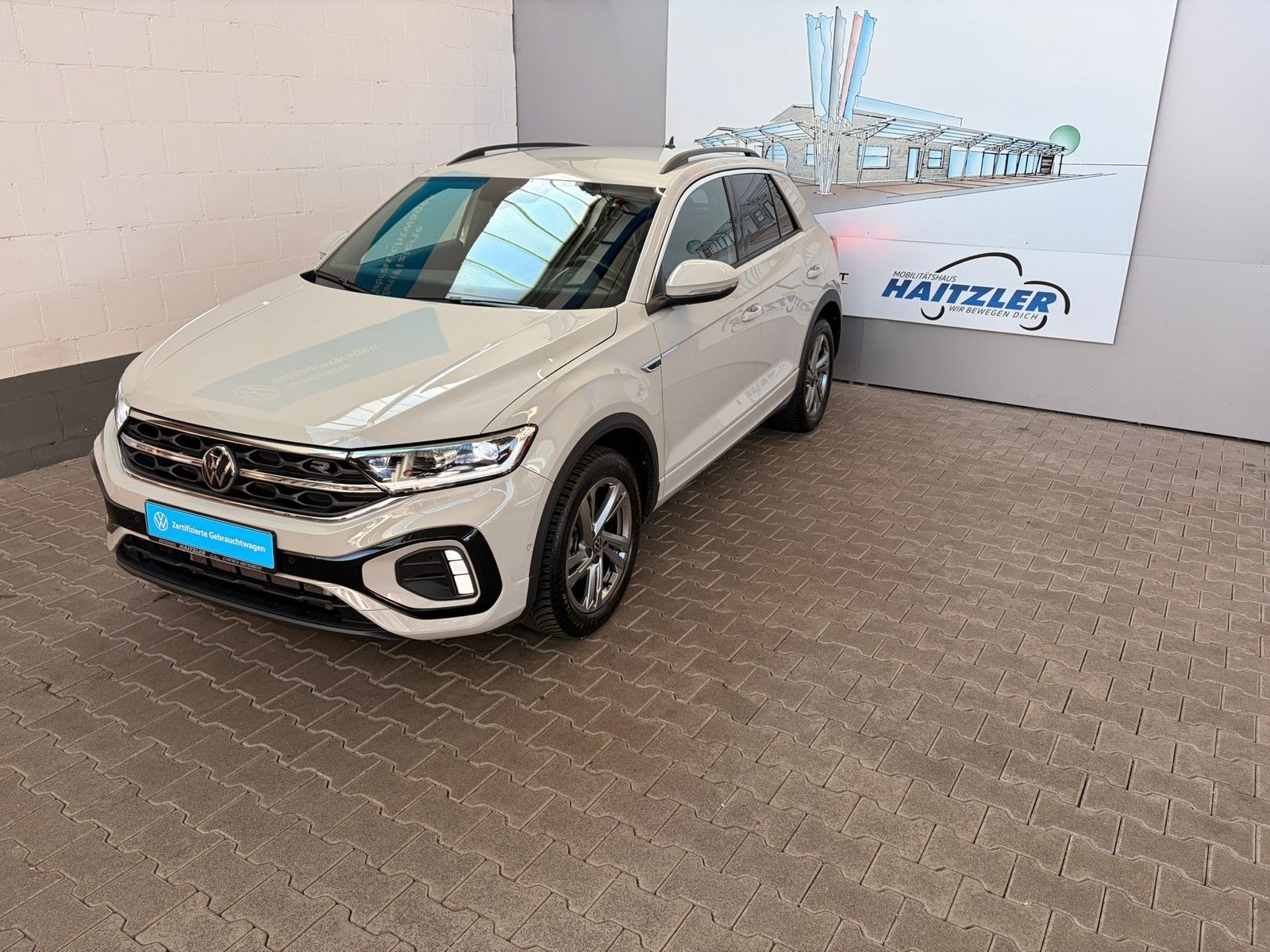 Fahrzeugabbildung Volkswagen T-Roc R-Line 1,5 TSI DSG +ACC +LED +AHK +ParkAss
