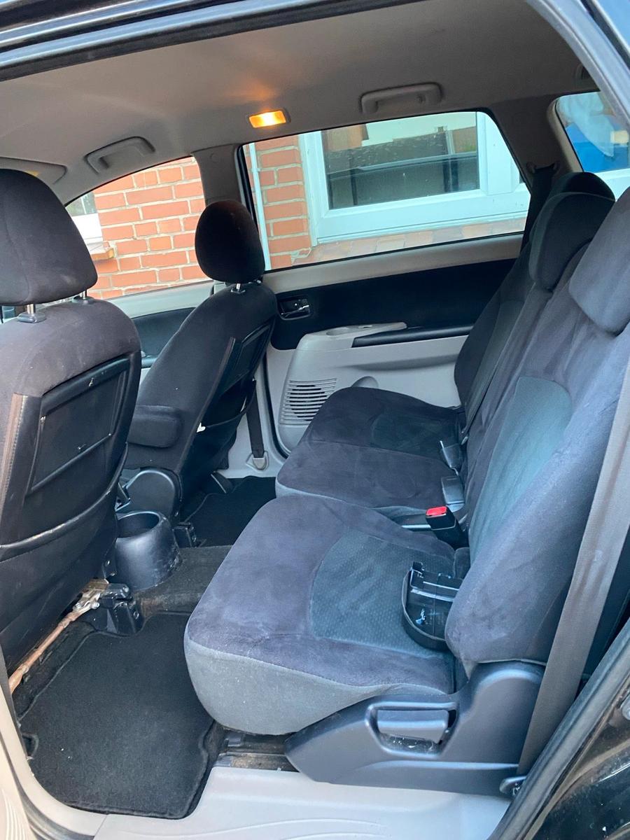 Mitsubishi Grandis 2008 — photo 5