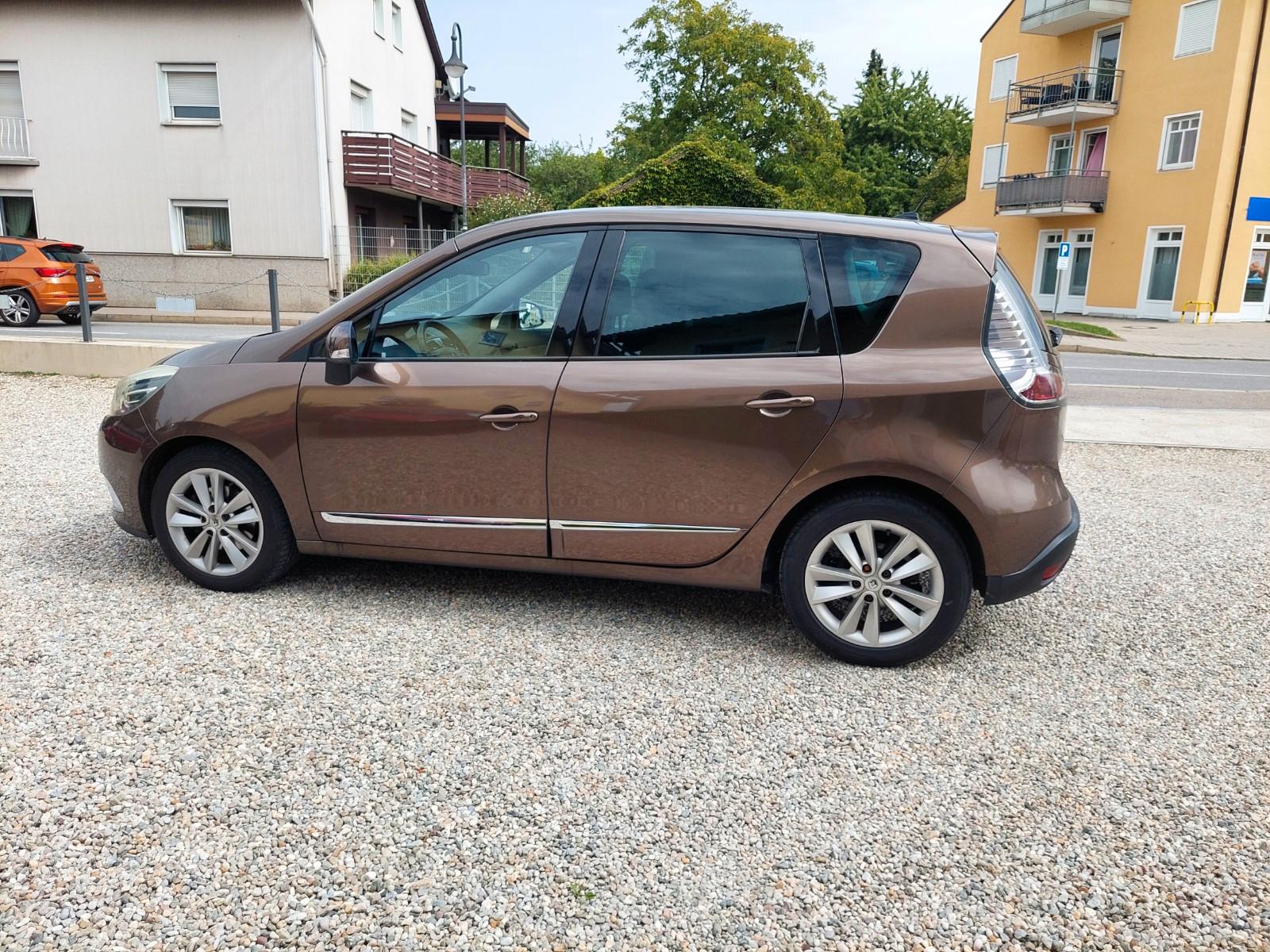 Renault Scenic 2012 — photo 6