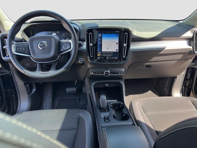 Volvo XC40 Momentum D3 2WD Autom. SSD AHK*