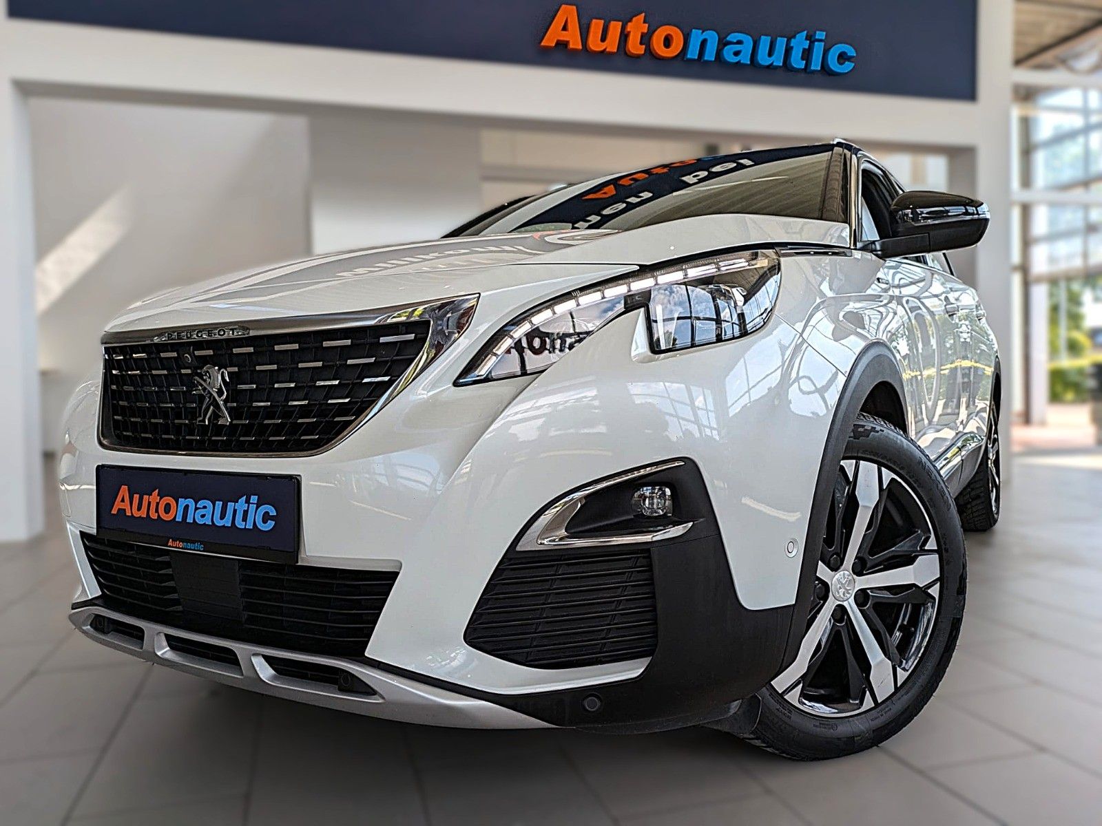 Fahrzeugabbildung Peugeot 5008 GT-LINE LEDER NAVI PANORAMA LED AHK 7-SITZE