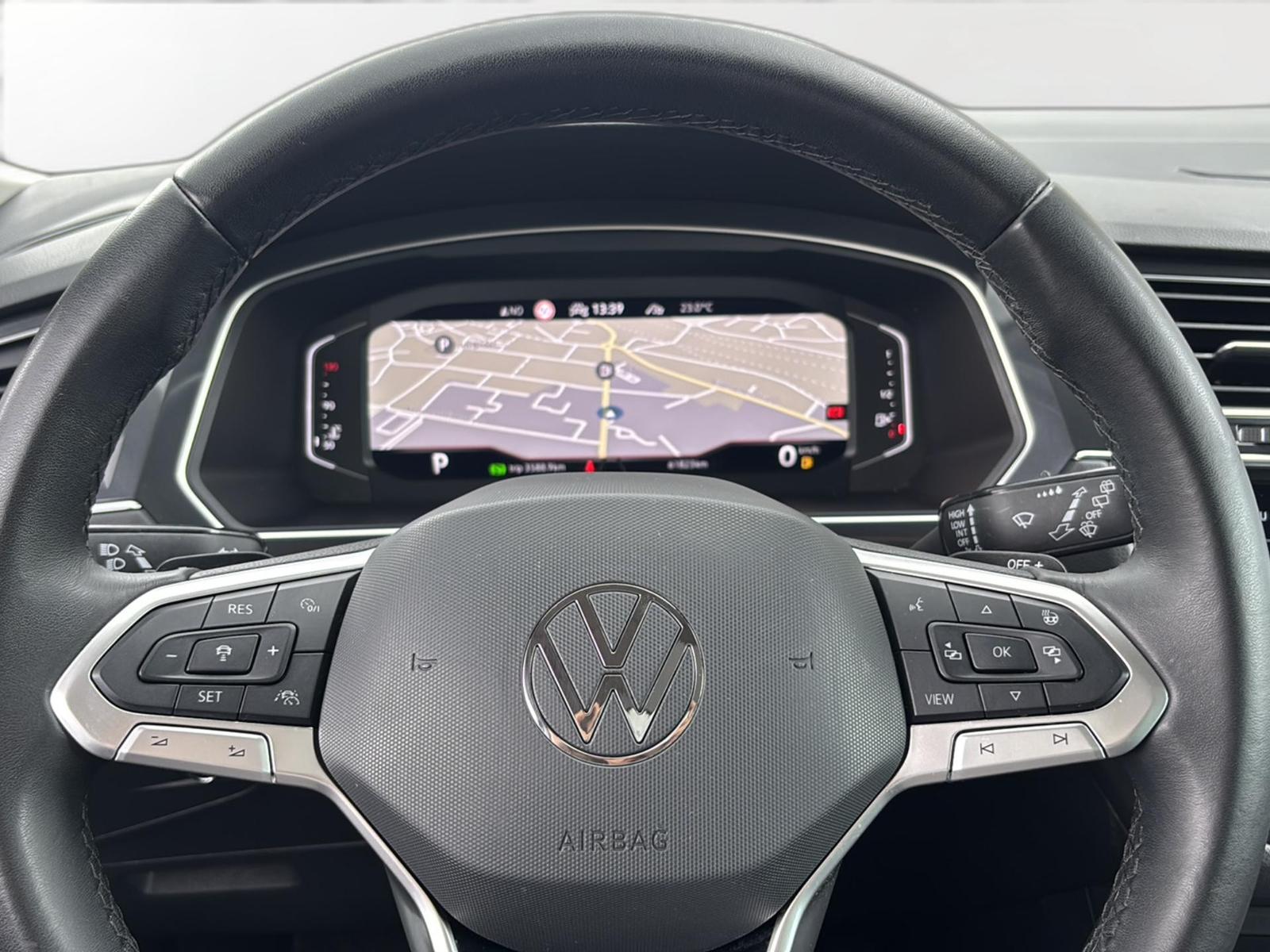 Volkswagen Tiguan Elegance 4M MATRIX+PANO+HUD+LEDER+VOLL!!