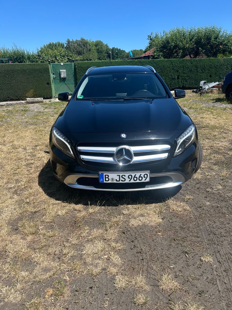 MERCEDES-BENZ GLA 200 CDI 4MATIC DCT -