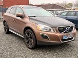 Volvo XC60 D5AWD Summum + AHK - Volvo XC60 Summum mit Diesel-Antrieb