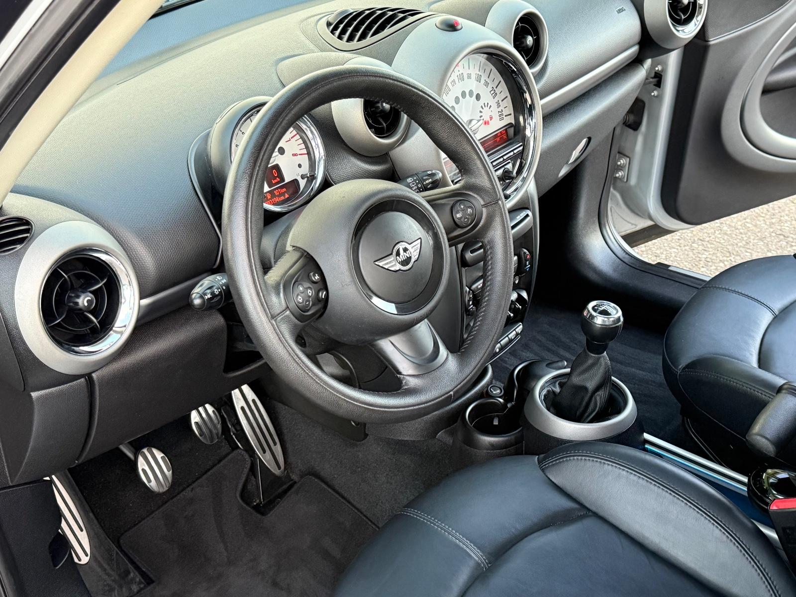 MINI Cooper S Countryman ALL4/XENON/LEDER/PDC/TOP
