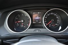 VW Tiguan 1.5 TSI Highline 34tkm LED AHK Sitzhz PDC