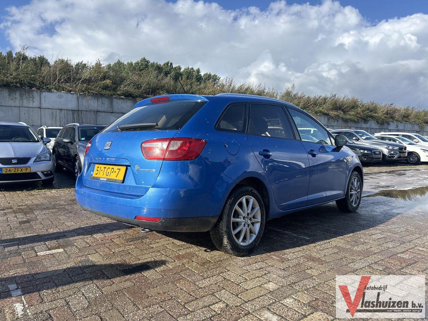 Seat Ibiza 2012 — rear view