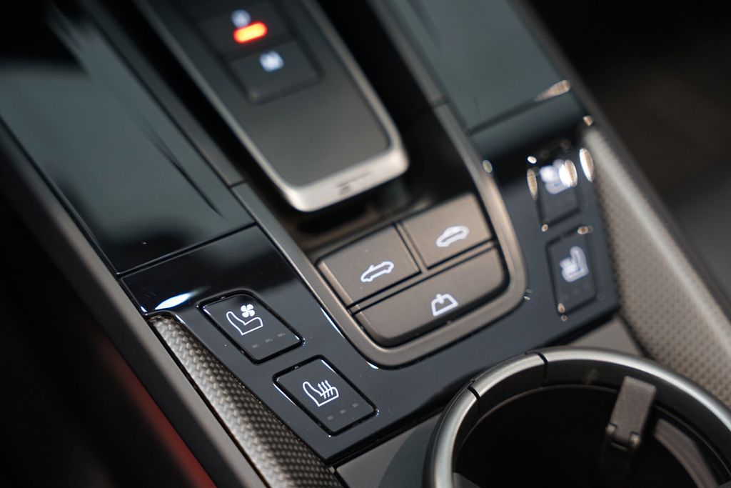 PORSCHE 992.2 Carrera GTS Cabriolet | InnoDrive | Carbon PORSCHE 992.2 Carrera GTS Cabriolet | InnoDrive | Carbon